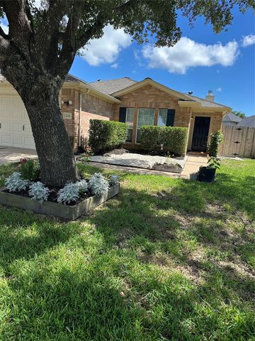 2211 Beacon Light Lane, Fresno, TX 77545