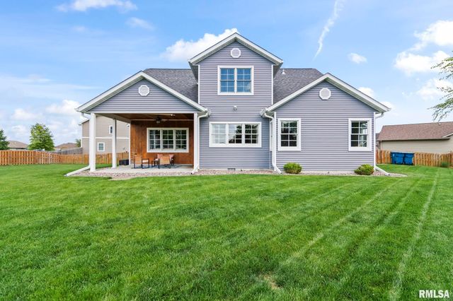 101 Kodiak Drive, Chatham, IL 62629
