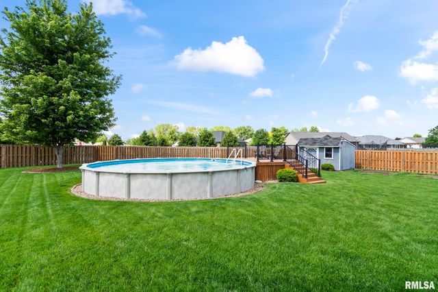 101 Kodiak Drive, Chatham, IL 62629