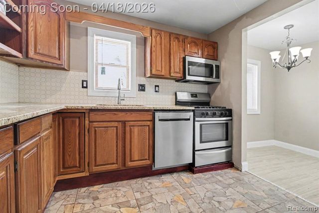 27025 Notre Dame Street, Inkster, MI 48141