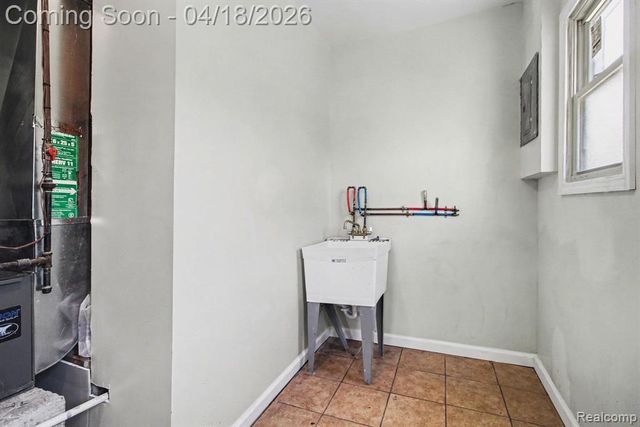 27025 Notre Dame Street, Inkster, MI 48141