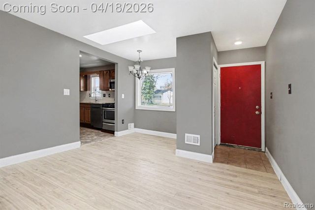 27025 Notre Dame Street, Inkster, MI 48141