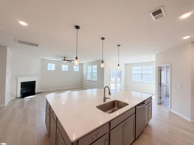 142 Magnolia Street, Woodruff, SC 29388