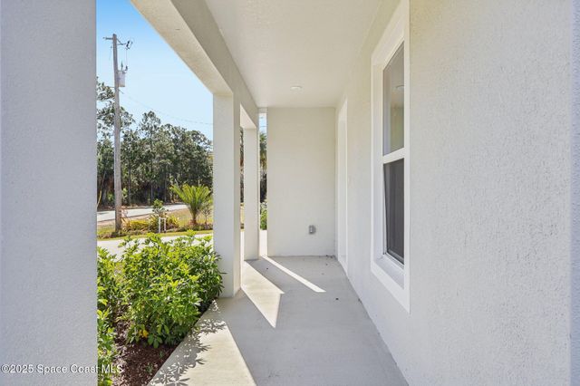 2910 Dagget Avenue SE, Palm Bay, FL 32909