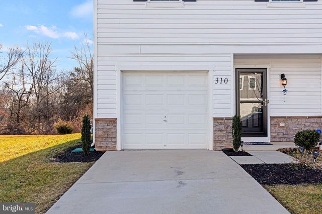 310 MAPLE RUN DR, York, PA 17404