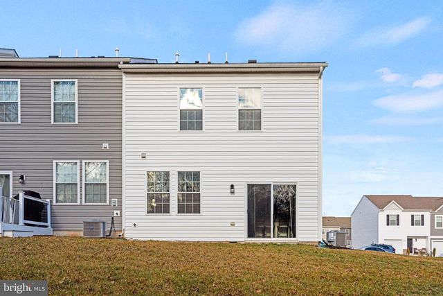 310 MAPLE RUN DR, York, PA 17404