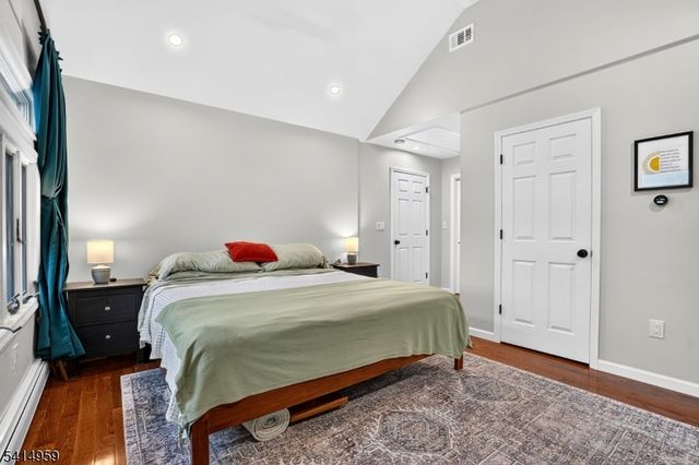106 Demarest Rd, Bloomingdale Boro, NJ 07403