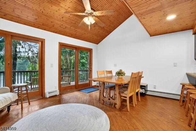 106 Demarest Rd, Bloomingdale Boro, NJ 07403
