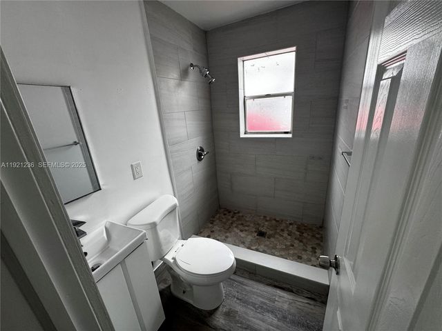 2034 Taylor St, Hollywood, FL 33020