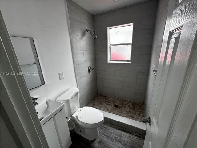 2034 Taylor St, Hollywood, FL 33020