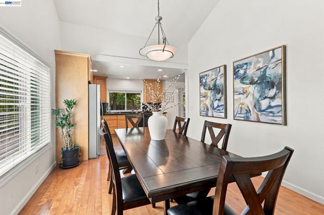 643 Sutton Ct, Walnut Creek, CA 94598
