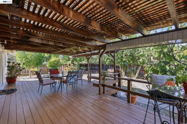 643 Sutton Ct, Walnut Creek, CA 94598
