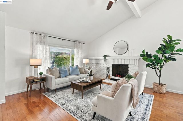 643 Sutton Ct, Walnut Creek, CA 94598