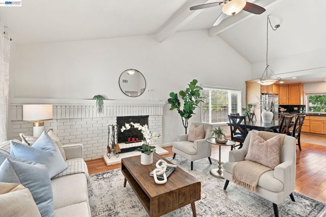 643 Sutton Ct, Walnut Creek, CA 94598