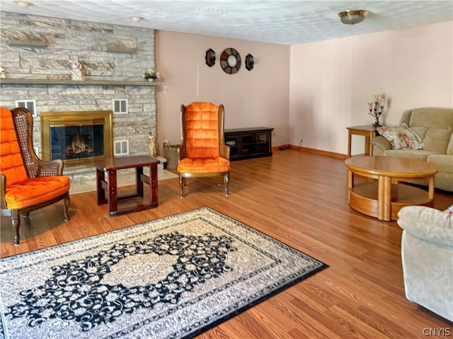 119 Longwood Drive, Dewitt, NY 13057