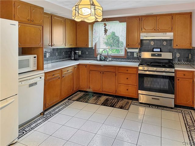 119 Longwood Drive, Dewitt, NY 13057