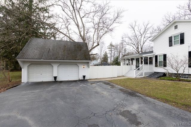 139 Maple Rd, Aurora, NY 14052