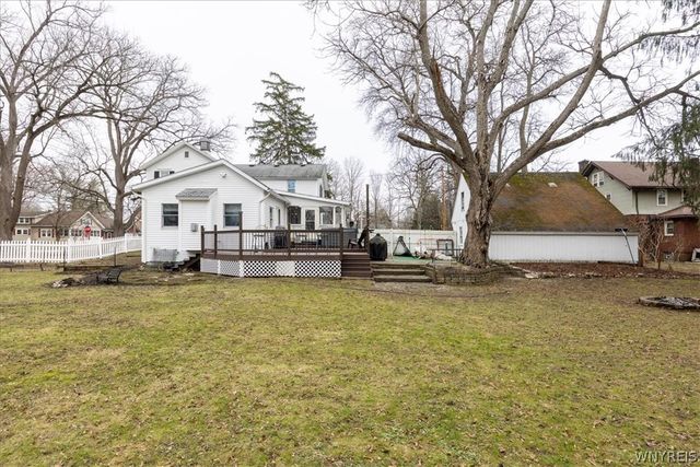 139 Maple Rd, Aurora, NY 14052