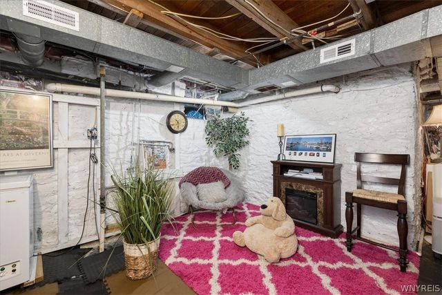 139 Maple Rd, Aurora, NY 14052