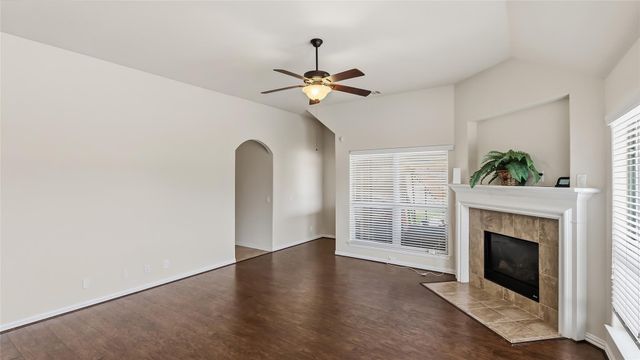 5622 Jay Thrush Drive, Richmond, TX 77407