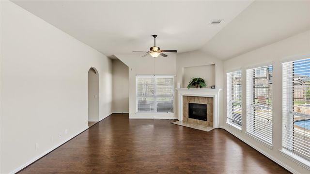 5622 Jay Thrush Drive, Richmond, TX 77407