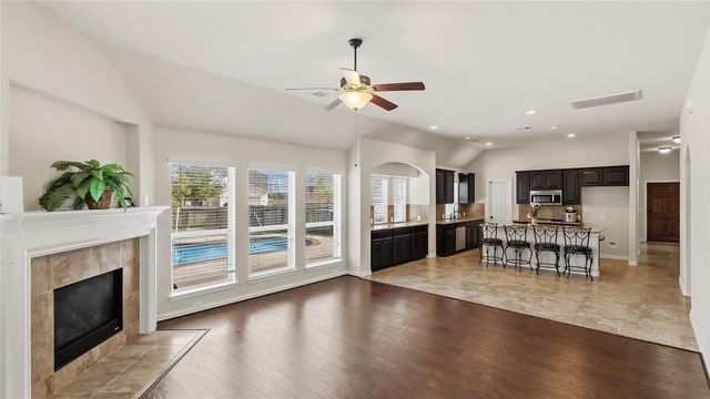 5622 Jay Thrush Drive, Richmond, TX 77407