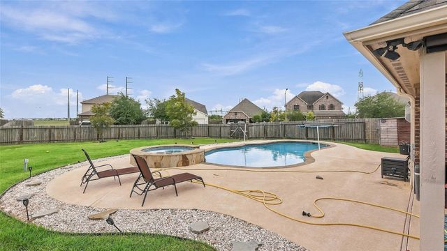 5622 Jay Thrush Drive, Richmond, TX 77407