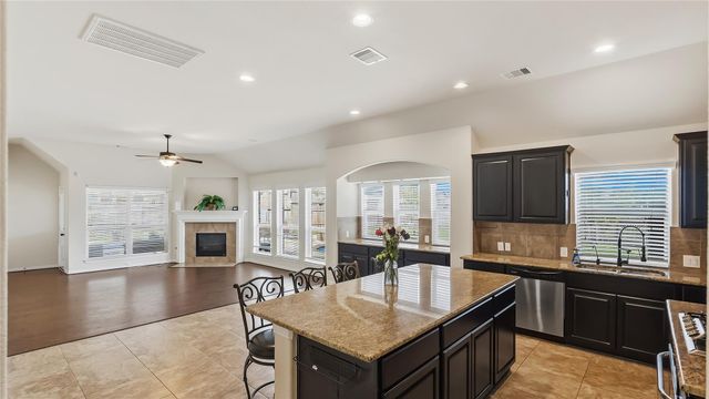 5622 Jay Thrush Drive, Richmond, TX 77407