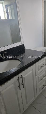 17370 NW 69th Ct 305, Hialeah, FL 33015