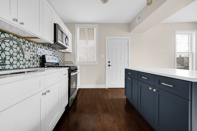 7011 S Prairie Avenue 2, Chicago, IL 60637