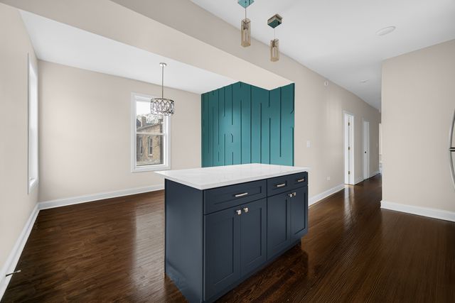 7011 S Prairie Avenue 2, Chicago, IL 60637