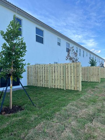 12613 NW 23rd Pl 0, Miami, FL 33167