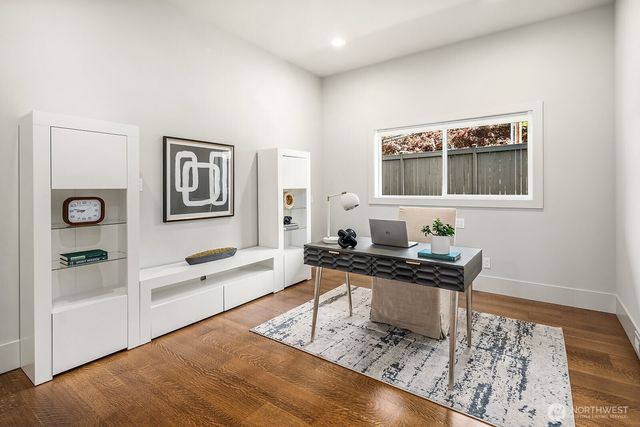 107 6th Street S, Kirkland, WA 98033