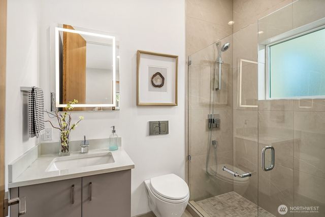 107 6th Street S, Kirkland, WA 98033
