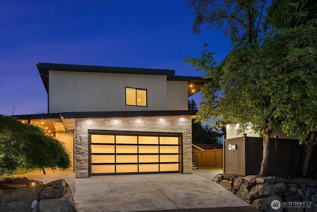 107 6th Street S, Kirkland, WA 98033