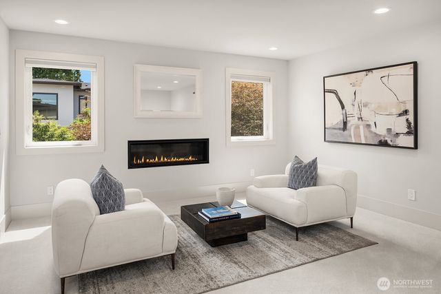 107 6th Street S, Kirkland, WA 98033