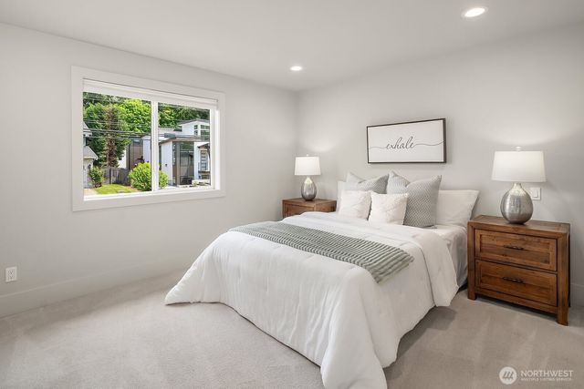 107 6th Street S, Kirkland, WA 98033