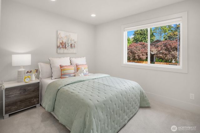 107 6th Street S, Kirkland, WA 98033