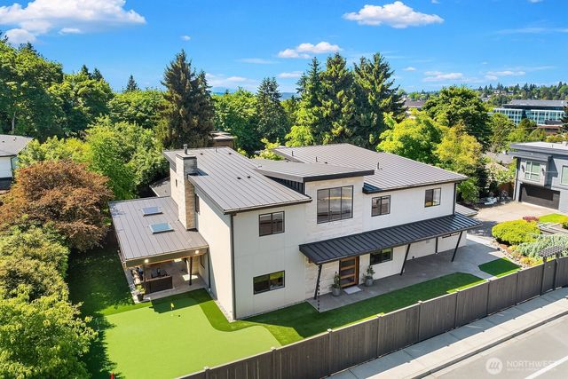 107 6th Street S, Kirkland, WA 98033