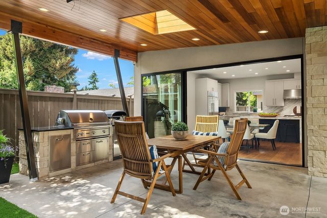 107 6th Street S, Kirkland, WA 98033