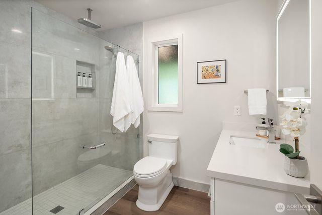 107 6th Street S, Kirkland, WA 98033