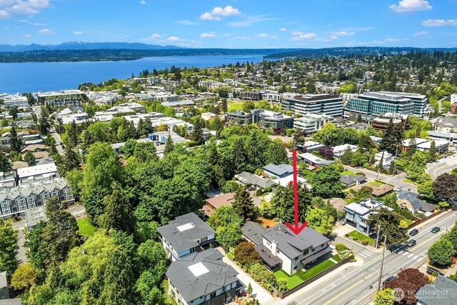 107 6th Street S, Kirkland, WA 98033