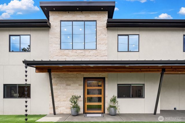 107 6th Street S, Kirkland, WA 98033
