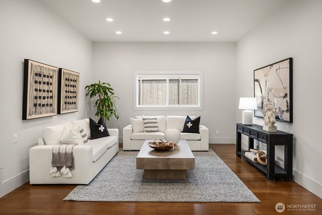107 6th Street S, Kirkland, WA 98033