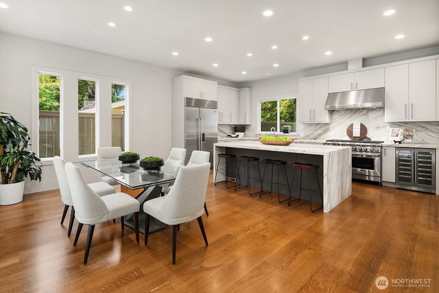 107 6th Street S, Kirkland, WA 98033