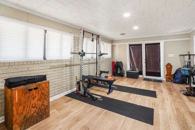 1402 Levee Drive, Houma, LA 70360