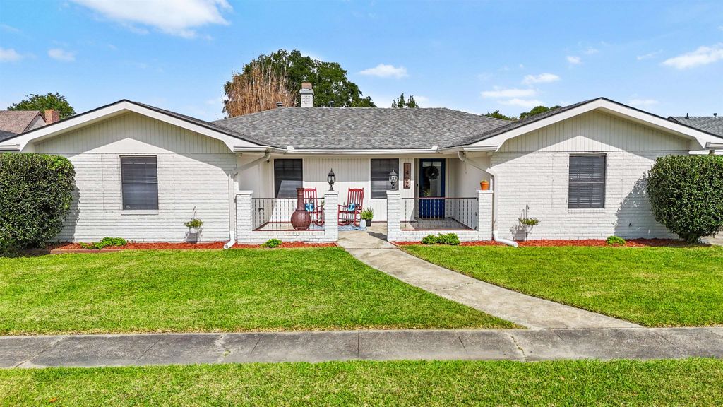 1402 Levee Drive, Houma, LA 70360