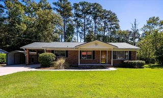 105 Pinewood Street, Walterboro, SC 29488