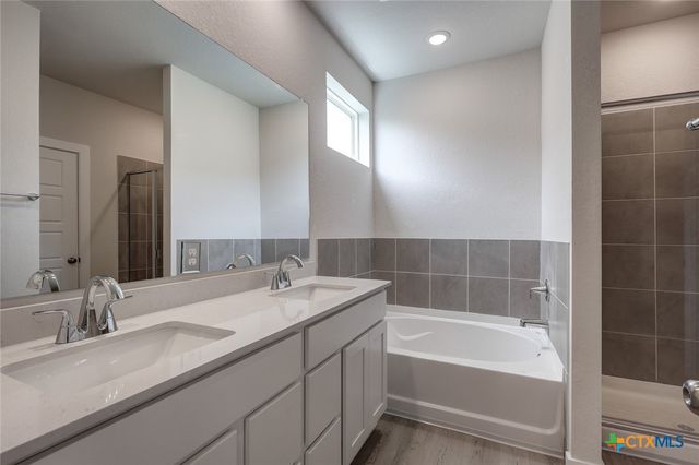 2533 Heritance Pass, Seguin, TX 78155