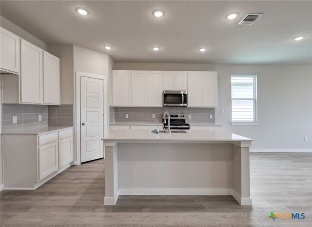 2533 Heritance Pass, Seguin, TX 78155